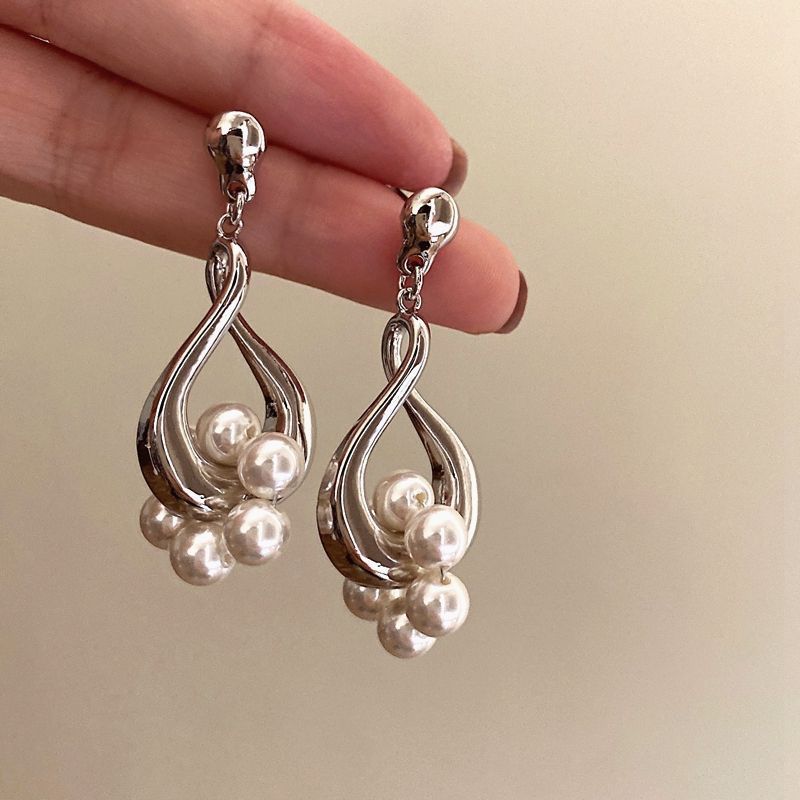 Retro Baroque Pearl Earrings