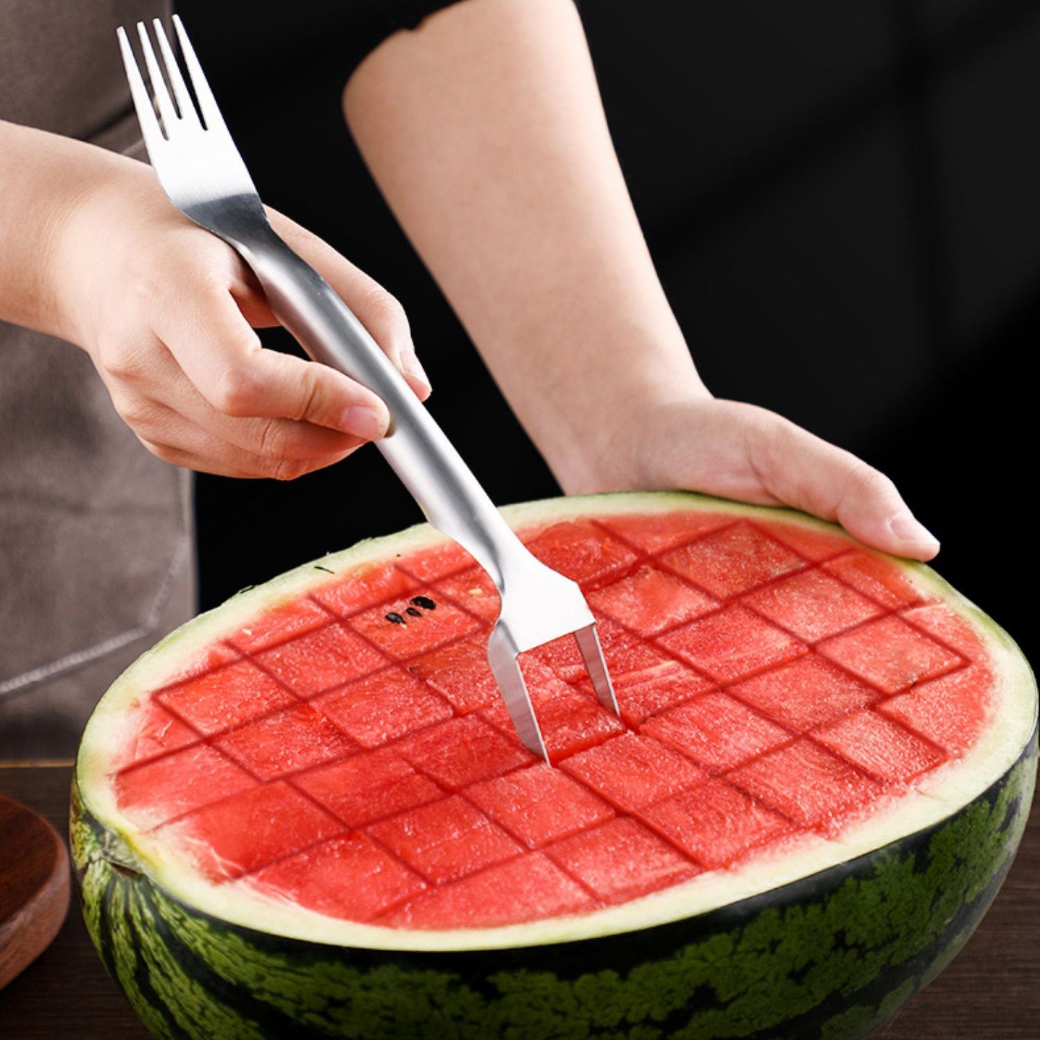 2 In 1 Watermelon Fork Slicer Multi-purpose Stainless Steel Watermelon Slicer Cutter Kitchen Fruit Cutting Fork Fruit Divider Kitchen Gadgets (Available)