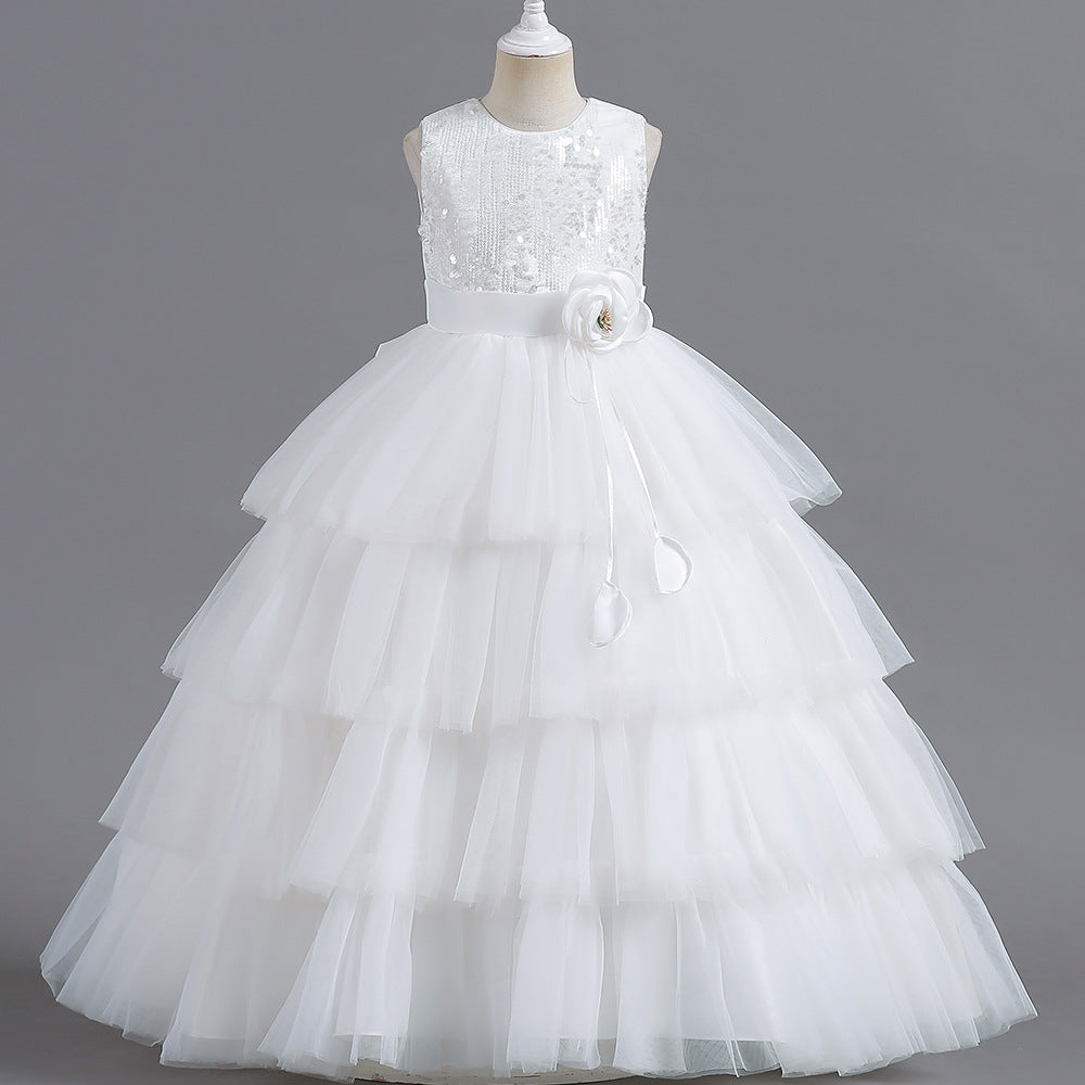 Children Host The Walk Show And Perform The Piano In A Fluffy Dress