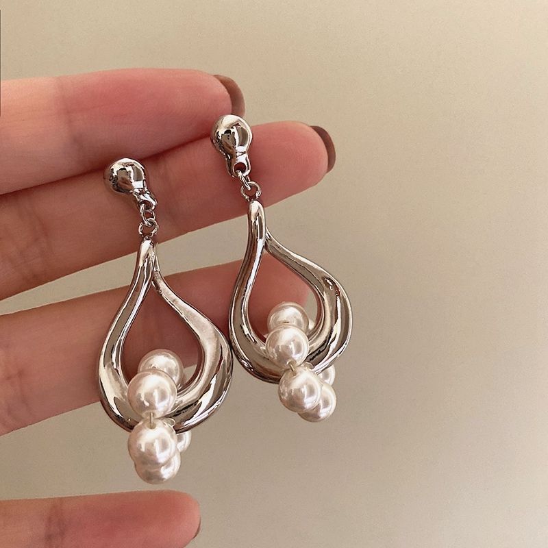 Retro Baroque Pearl Earrings