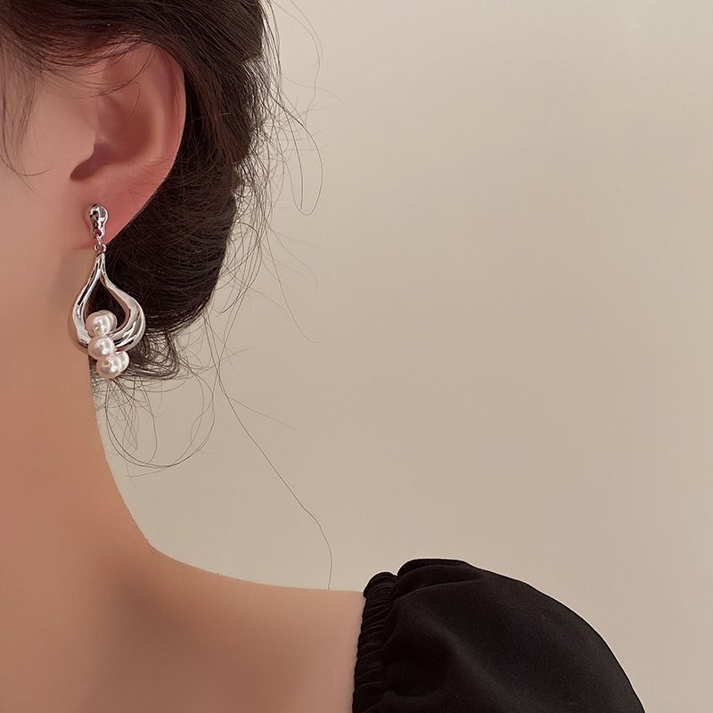 Retro Baroque Pearl Earrings