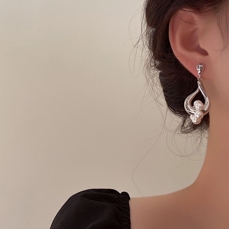 Retro Baroque Pearl Earrings