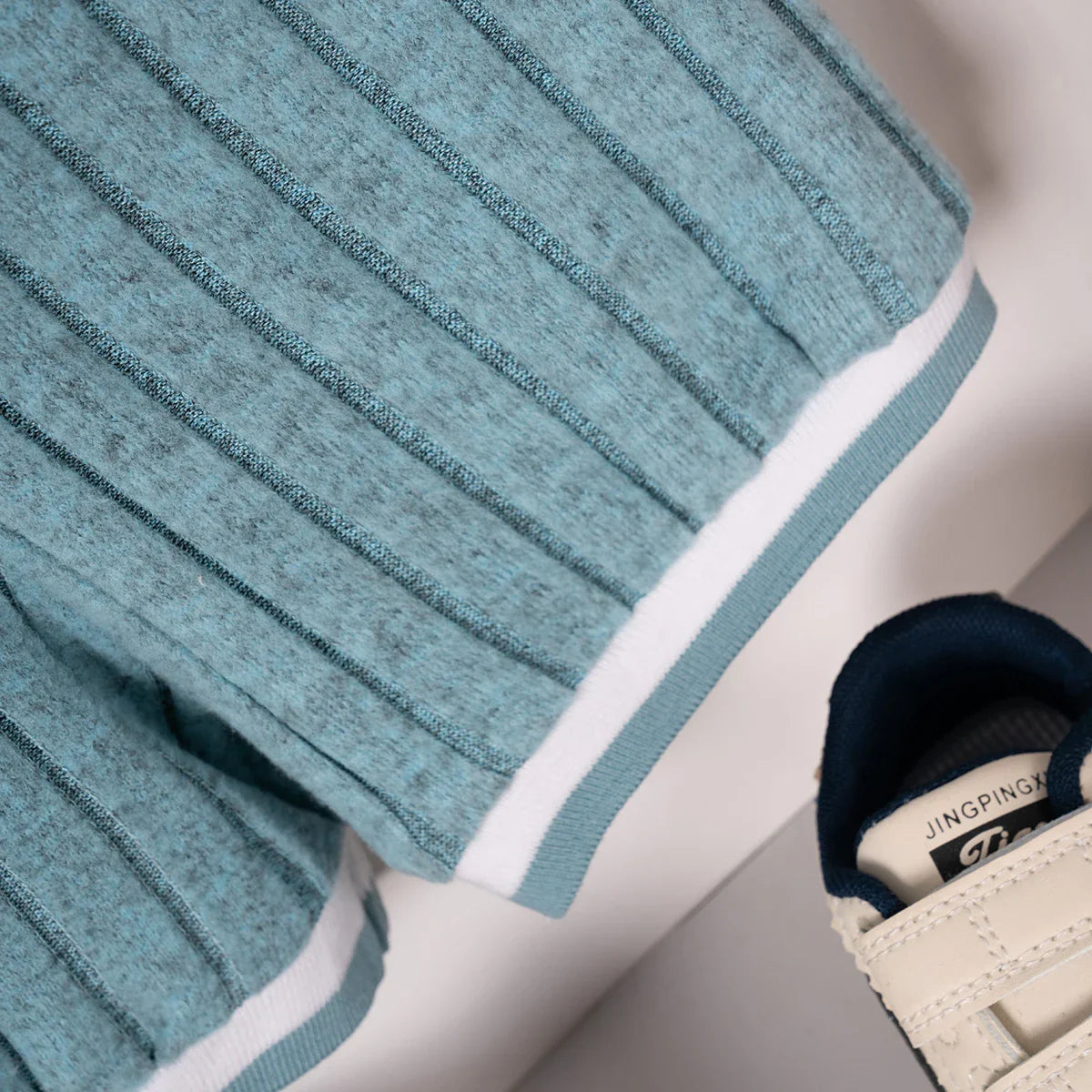 Boys' summer short-sleeved shorts set with British style collar and ribbed set for daily wear or going out