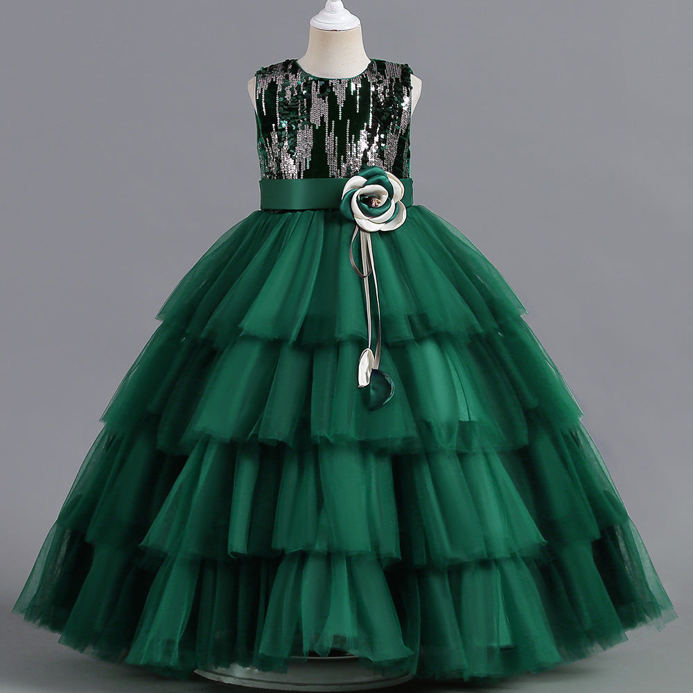 Children Host The Walk Show And Perform The Piano In A Fluffy Dress