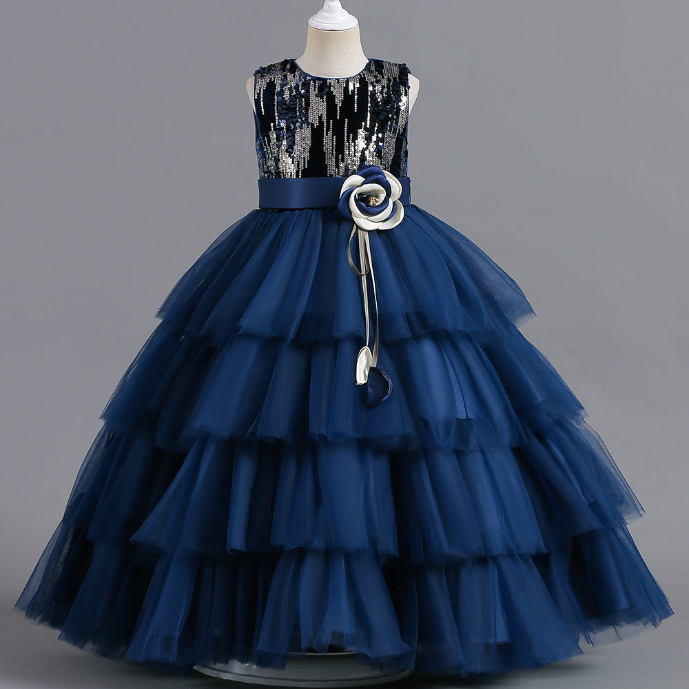 Children Host The Walk Show And Perform The Piano In A Fluffy Dress